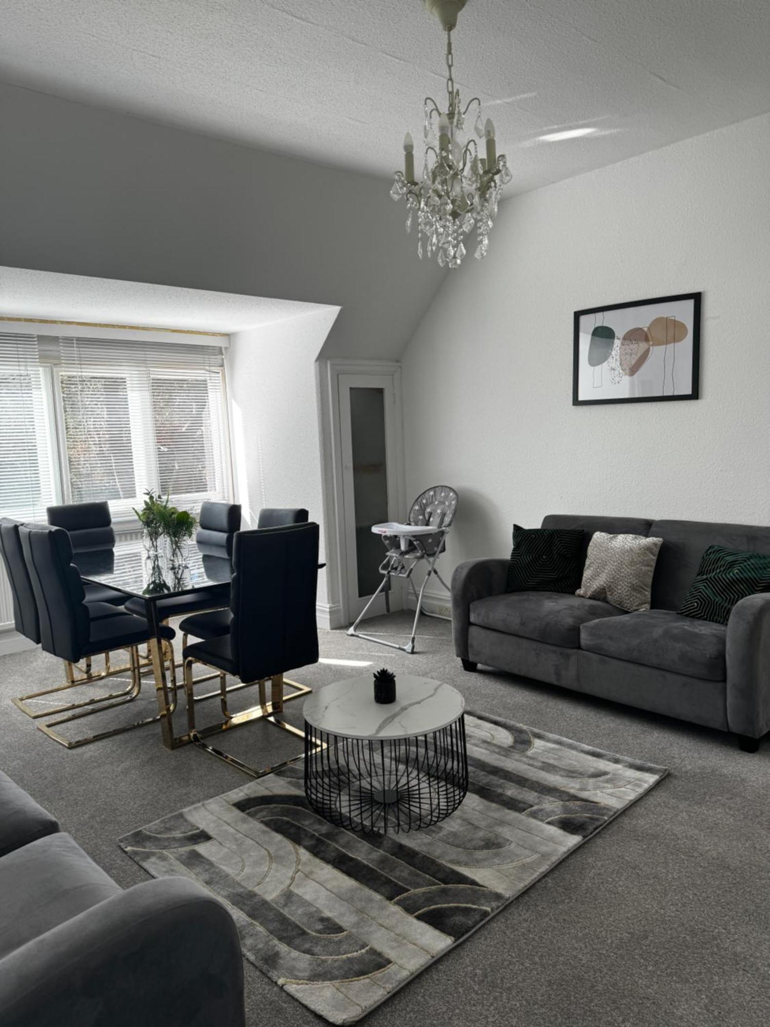 Apartment In Canford Cliffs Close To Sandbanks Beach Poole Kültér fotó