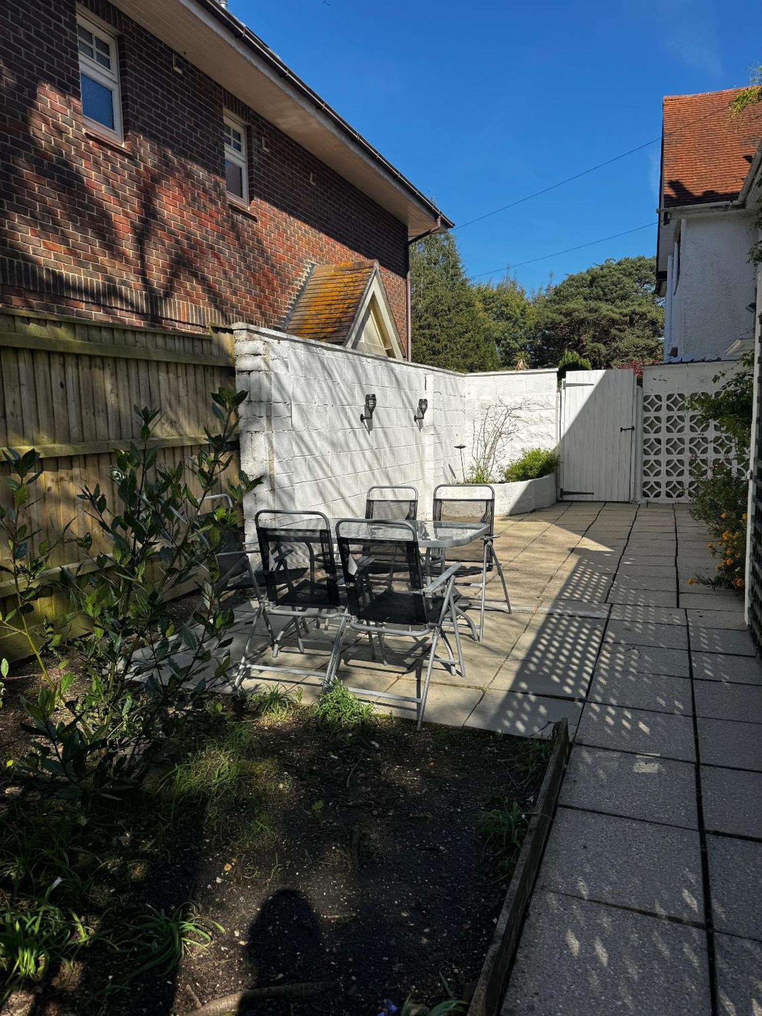 Apartment In Canford Cliffs Close To Sandbanks Beach Poole Kültér fotó