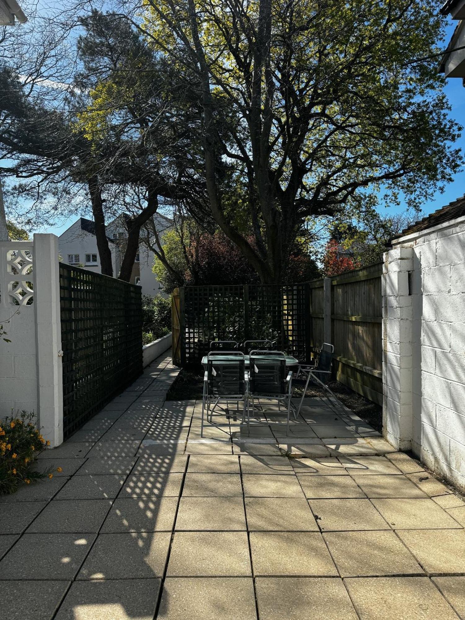 Apartment In Canford Cliffs Close To Sandbanks Beach Poole Kültér fotó
