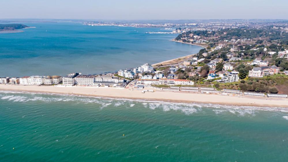 Apartment In Canford Cliffs Close To Sandbanks Beach Poole Kültér fotó